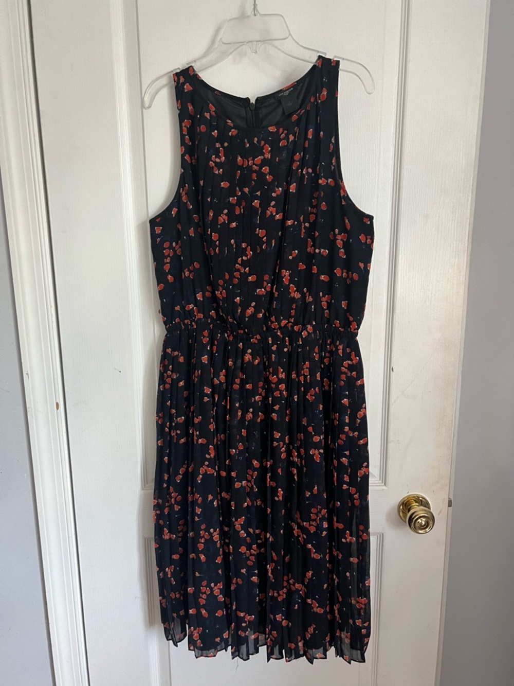 Ann Taylor Sleeveless Pleated Dress, Navy with Floral Design.  Size 10